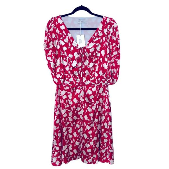 Never A Wallflower Dresses & Skirts - Never A Wallflower Shadow Floral Red & White Dress Size XS NWT